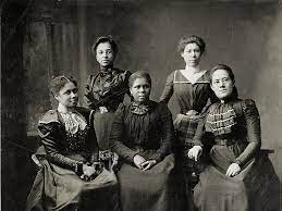 Black Women S Integral Role In The Women S Suffrage Movement African American African American Hairstyles American Hairstyles