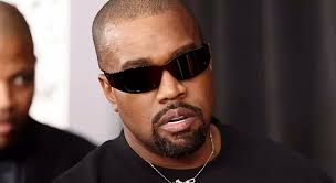 Räppäri Kanye West peruutti anteeksipyyntönsä juutalaisille ja mainosti  hakaristi-paitoja