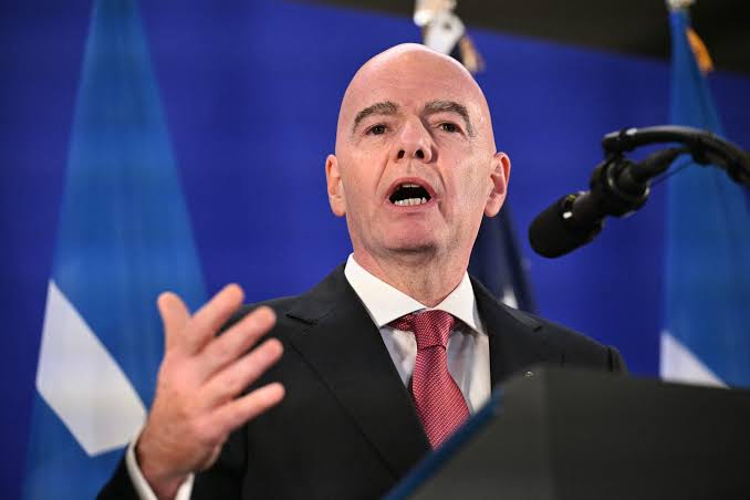 Khi Gianni Infantino bay quá gần 'mặt trời' - Nguoi Viet Online