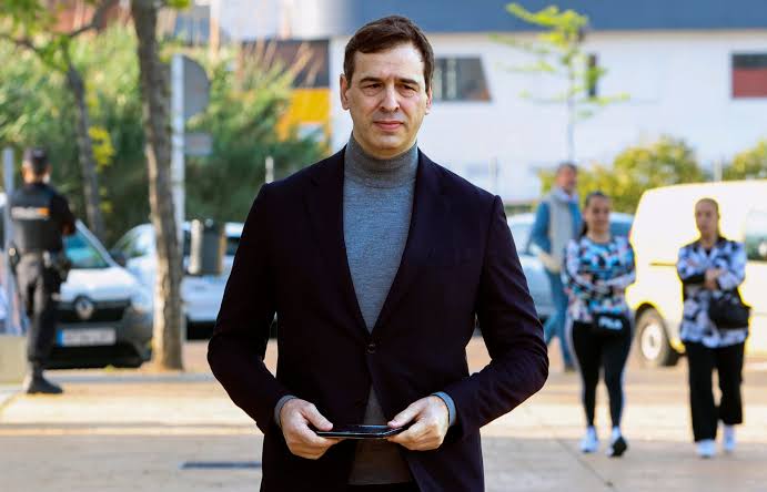 Sánchez escondía a su hermano en La Moncloa mientras este fingía vivir en  Portugal para pagar menos impuestos - Libertad Digital