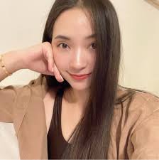 Hello! I was just wondering if anyone has any experience of moving to  Australia as a flight attendant? How easy is it to be employed over there  for Qantas/VA etc if previous