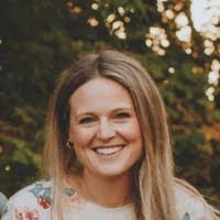 Natasha Toth's Instagram, Twitter & Facebook