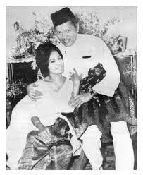 Ada 20 gudang lagu bengawan solo p ramlee dan saloma terbaru, klik salah satu untuk download lagu mudah dan cepat. Fail P Ramlee Saloma Wedding Jpg Wikipedia Bahasa Melayu Ensiklopedia Bebas