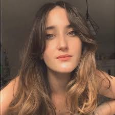 Abigail Biggs's Instagram, Twitter & Facebook