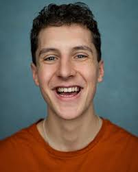 New eadshots for my railcard 📷 Thanks @yellowbellyphoto