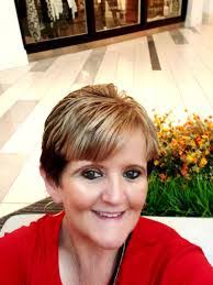 Lynette Hicks's Instagram, Twitter & Facebook