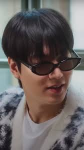 Lee Min Ho shares his favorite things and interests