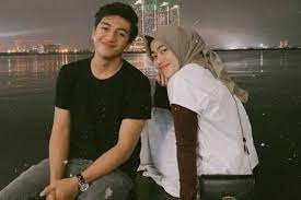 Umur 26 tahun) adalah seorang aktor dan model berkebangsaan indonesia. Sering Dikira Pacaran 10 Potret Sibling Goals Harris Vriza Dan Adik