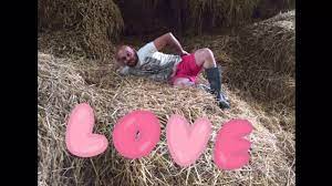 L'amour est dans le pré : L Amour Est Dans Le Pre Parodie Jean Yvres Youtube