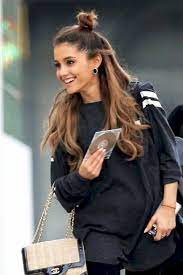 Stunning 47 Best Hairstyles For Travel Airport Style Http Vattire Com Index Php 2018 12 08 47 Best Hairsty Ariana Grande Hair Half Bun Hairstyles Hair Styles