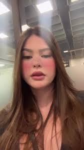 Caroline Nicole's Instagram, Twitter & Facebook