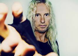 About to launch his latest project 'The Mute Gods', eonmusic caught up with  Nick Beggs to discuss the new band, and get the inside story