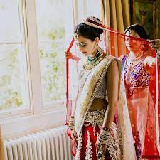 Viele menschen schwören im hochsommer auf unsere lieblingsfrucht, die als königin unter den früchten gilt und ein absoluter gaumenschmaus ist! Indische Hochzeit Welche Rituale Werden Dabei Durchgefuhrt