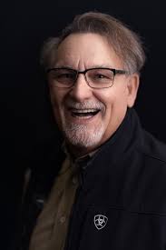 I bought this 1930's Hazells Streamline but it obviously is in desperate  need of restoration. Where would be the best place for me to get this done  based in the UK 🇬🇧