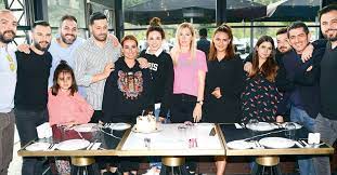 Alişan'ın koronavirüse yakalanan ve yoğun bakımda entübe edilen kardeşi selçuk tektaş'ın durumu ciddiyetini koruyor. Alisan Dan Kardesinin Esine Surpriz Dogum Gunu Magazin Haberleri