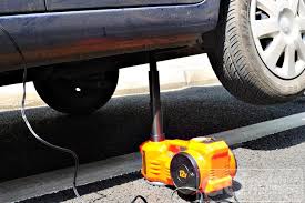 Tire change kit car tool electric hydraulic automatic car jacks with socket wrench safety hammer electricity connection. 185 0us Free Shipping Auto 12volt Auto Tyre Change Tool Kit Electric Jack And Air Pump Electric Jack Electric Auto Jackauto Electric Jack Aliexpress Tire Change Car Tires Air Pump