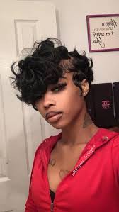 I'm this close 🤏🏽 to cutting my hair this year🥵😍 It gives FINE AUNTIE 🤪