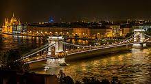 Nad budapeští se tyčí několik vrchů, z nichž se naskýtají krásné pohledy na město, stejně jako na prahu z petřína nebo ze žižkova. Budapest Wikipedia