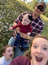 Thought I'd share Hayden and Ansley's newest babe, Warren Robert, so you  could actually see him. Also is a couple of their oldest Wylder's Easter  photos. Tammy would be so thrilled. She