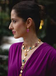 Nuevo look para invitadas de otoño que ya os espera en mi blog!!! Su  protagonista es este vestido de @cherubinaofficial que combiné con pamela  de @masario.es y pendientes de @acus_complementos en la @