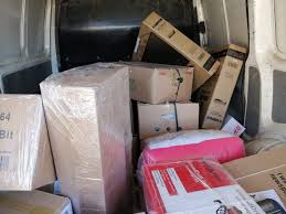 Vreau să vând prin serviciul de livrare. Televizoare Cu InscripÈ›ia Fragil Transportate Precum Sacii Cu Cartofi Actualitate