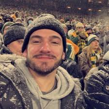 Graham Morris (@Illini_Miler)