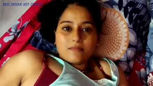 Kavita made her fuck by calling her lover at home alone - XNXX.COM