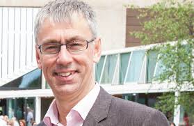 Cameron Mackintosh appoints Alan Finch in bid for global expansion