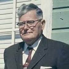 I knew him as “Tex” (Brian Pascoe) his mum was the sweetest lady….he lived  at the end of West Rd