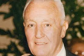 Warren W. Cunningham, 90, city architect