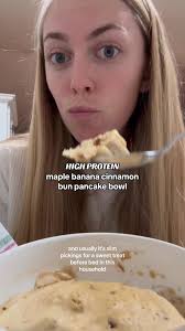 maple banana cinnamon bun pancake bowl! high protein, DELICIOUS, & rea...