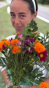 Bouquets available for pick up tomorrow. Just DM me to reserve one *sold  out*