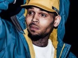 Mulher acusa Chris Brown de ter feito bruxaria contra ela