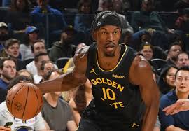 Ex-Heat star exits early with right knee injury against Miami