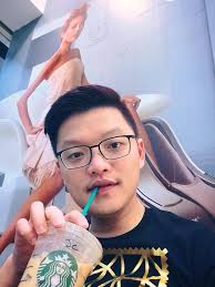 苏进川- 等待采访Hong Kong Recipe 之前，跟天后容祖儿来张合照。（低角度看起来脸比较圆而啦…）