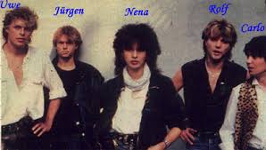 Voir plus d'idées sur le thème souvenirs d'enfance, style des années 1980, actrices rousses. The Band Menu