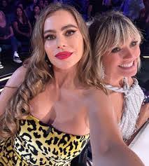 Heidi Simon's Instagram, Twitter & Facebook