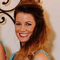 Leslie Thibodeaux's Instagram, Twitter & Facebook