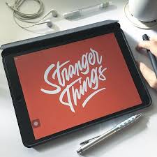 Analog Atau Digital Sesuaikan Saja Sama Kebutuhan Atau Konsep Desainnya Lettering Ini Dibuat Dari Sketsa Kecil Pakain Hand Lettering French Wallet Lettering