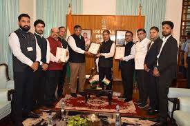 The Chief Electoral Officer, West Bengal and Officers of ECI meet Governor  of West Bengal, RN Ravi at Kolkata's Lok Bhavan Source: ANI