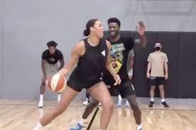 Leilani mitchell relishing opportunity to build chemistry with liz cambage (november 19, 2020). Video Cavs Big Man Seen Getting Schooled By Wnba Star In 1 On 1 Matchup Cavaliers Nation