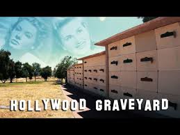 FAMOUS GRAVE TOUR