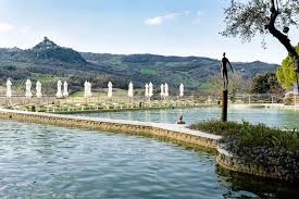 Una con agua a una temperatura de 35 a 38°c, y la otra, de 28 a 32°c. Terme Naturali Piu Belle Della Toscana Le Migliori Da Saturnia A Rapolano