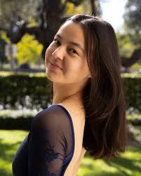 COMPANY SPOTLIGHT // Mae Hawkins began dancing when she was in elementary  school. She started with ballet, and performed in her first production of  the Nutcracker when she was nine years old.