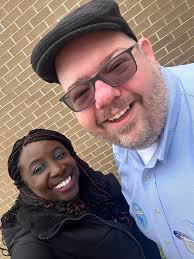 It was a long day, but I had the support of my family and very dear  friends! Thanks to everyone who stopped by for a chat, checked in