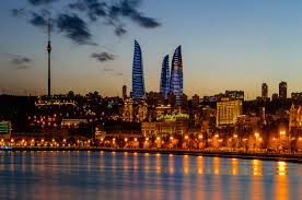 Baku (baˈkuː, aserbaidschanisch bakı bɑˈcɯ / arabisch باکی; Baku Interesnye Mesta Kotorye Mozhno Posmotret
