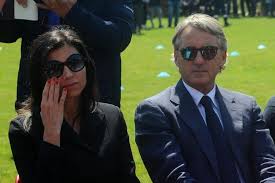 He has three children, including footballers filippo mancini and andrea mancini, with his wife federica. Td6hf1hj Imaom