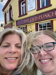 Donna Baden's Instagram, Twitter & Facebook