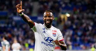 Moussa dembélé, l'attaquant de l'ol, a admis qu'il avait l'equipe de france dans un coin de sa tête. Transferts La Valeur Marchande De Moussa Dembele A Explose Passe D