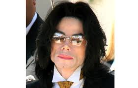 Michael Jackson's bent spoon fetches £500 at auction